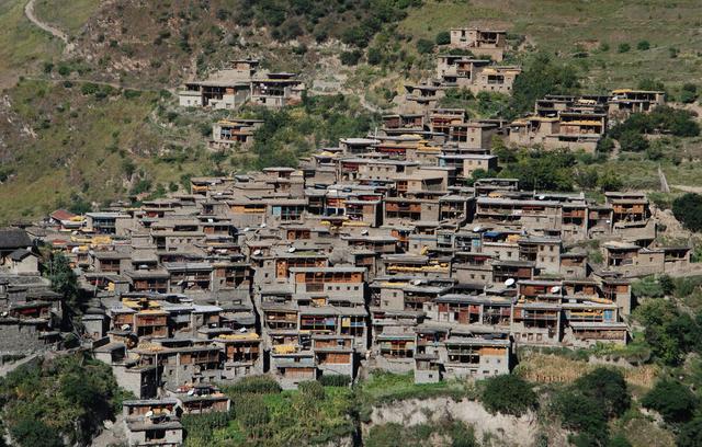 四川最后的伙婚村落,近一半人家都是一妻多夫,他们如何生活?