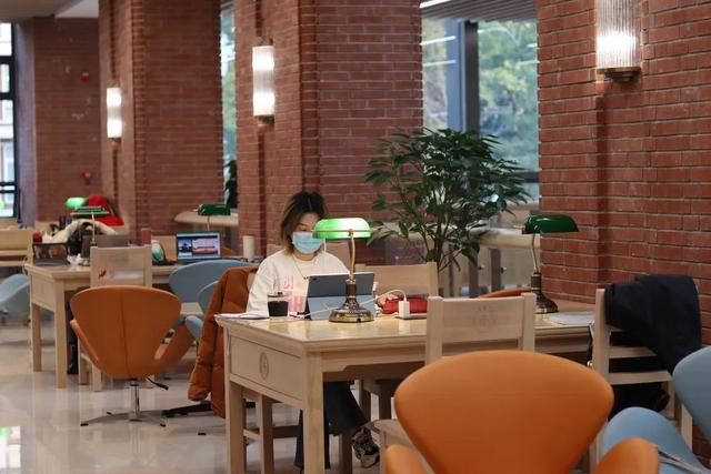 第二日：全阴！一起来看北大学生的日记！