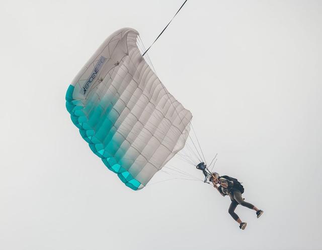 女大学生天门山翼装飞行失联后遇难：曾被称“圈内大神”，没带GPS是疏忽