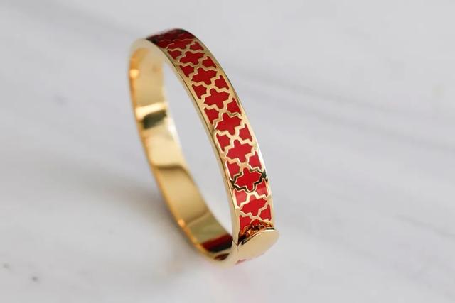 凯特、戴妃同款手镯，英国王室都爱的瓷器，情人节送礼大气有格调