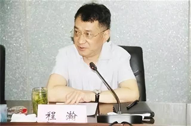 “耳光局长”程瀚,强行霸占多名女警做情妇,当众扇掉副局长牙齿