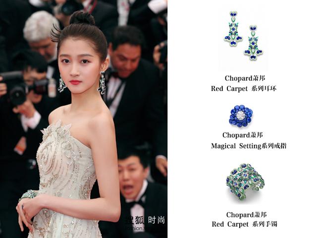 关晓彤薄荷绿礼服裙获赞，胡歌红毯上的“眨眼杀”好迷人！