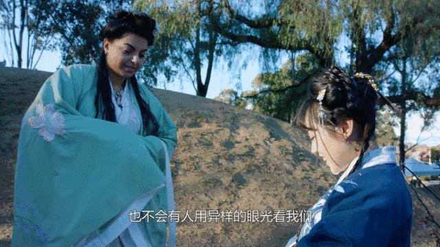 90后中国姑娘，在澳洲街头搞“事情”，竟然美哭外媒、惊动CCTV