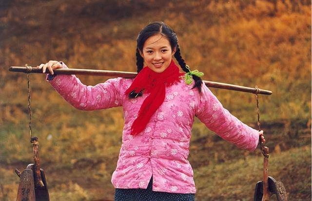 人前很清纯，人后却疯狂？这10位情史混乱的女星，才是“老司机”