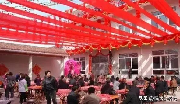 口述：维族姑娘嫁给汉族小伙，两人干粉刷，不辞辛苦，月入两三万