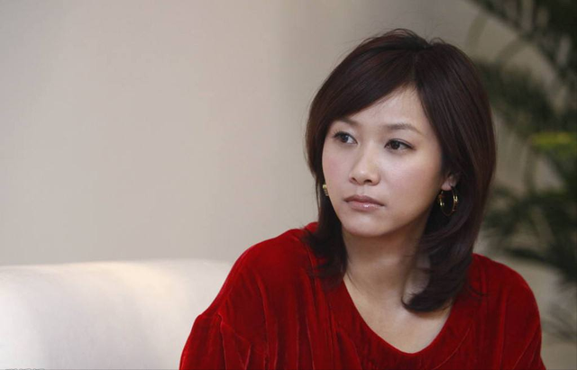 人前很清纯，人后却疯狂？这10位情史混乱的女星，才是“老司机”