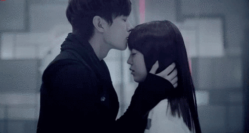 女人吻过男人这3个地方，才算得上真爱