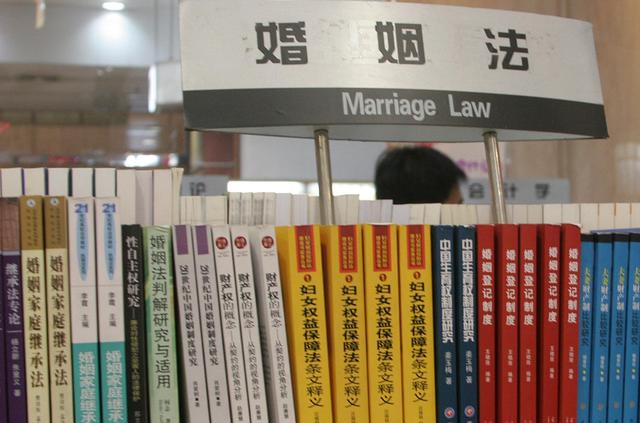 潜伏交友软件三年，一位学者观察到的婚外“情”与“性”