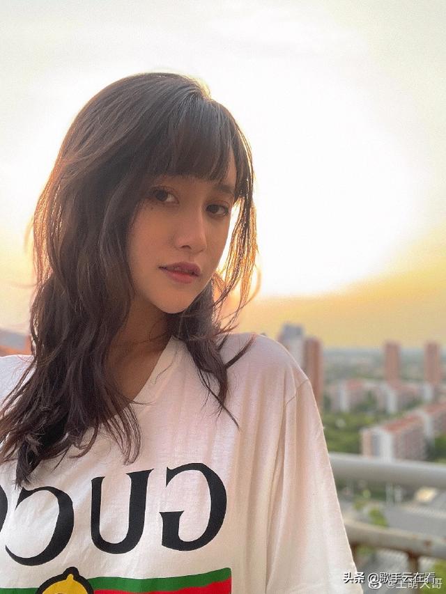 97年美女游戏博主王萌迷人美照欣赏，好漂亮啊