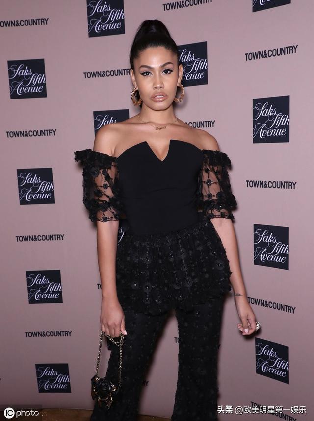 超美变性模特,她比美女更有女人味