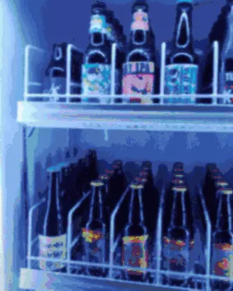 搞笑GIF:美女,我也会划拳,我能参加吗?