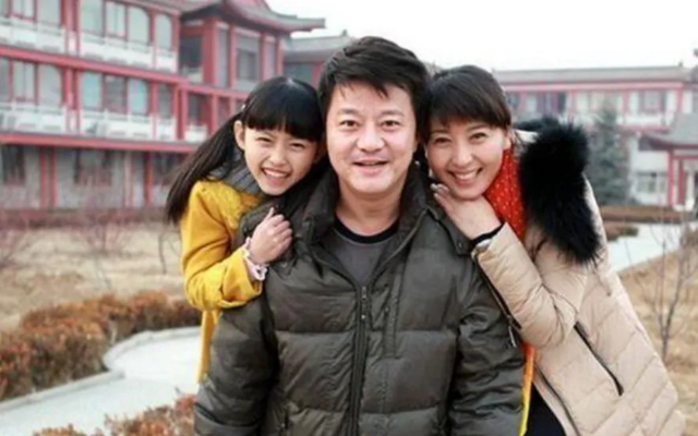 宋小宝离婚11年：他再婚生龙凤胎，后遭误诊，前妻霍晓红现状如何