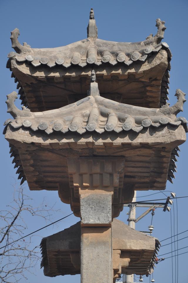 留有残缺的贞洁牌坊，隐藏着女子不为人知苦楚羞涩的往事