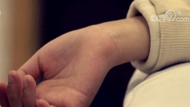 17岁女孩从高空一跃而下 曾遭超两个小时校园暴力