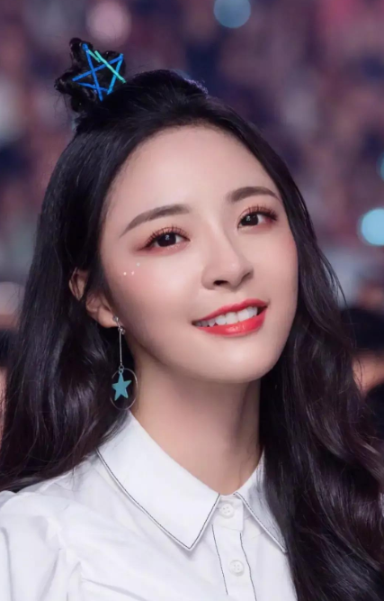 7位被名字“拖累”走红的女星,以为很有个性,实则难读又拗口