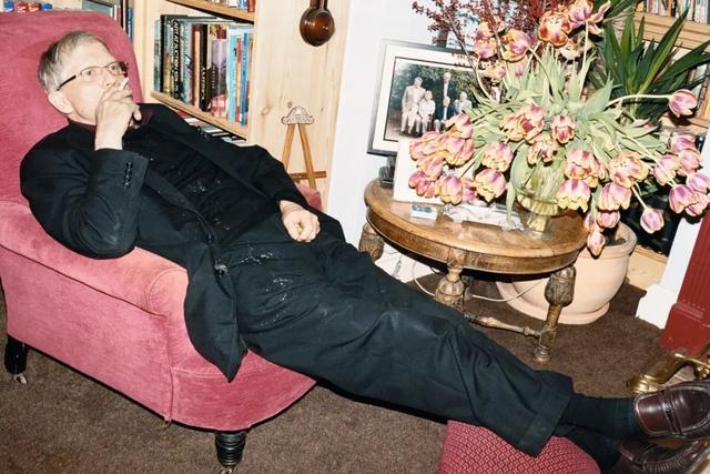 明星、超模都自愿素颜甚至裸体出镜,这位摄影大师究竟是谁?