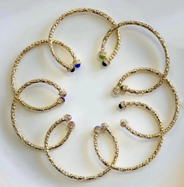 凯特、戴妃同款手镯，英国王室都爱的瓷器，情人节送礼大气有格调