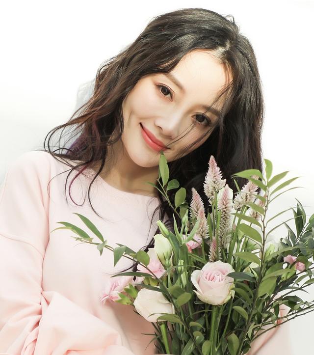 酒窝美女，林心如唐嫣佟丽娅上榜，而她却是公认的酒窝美女