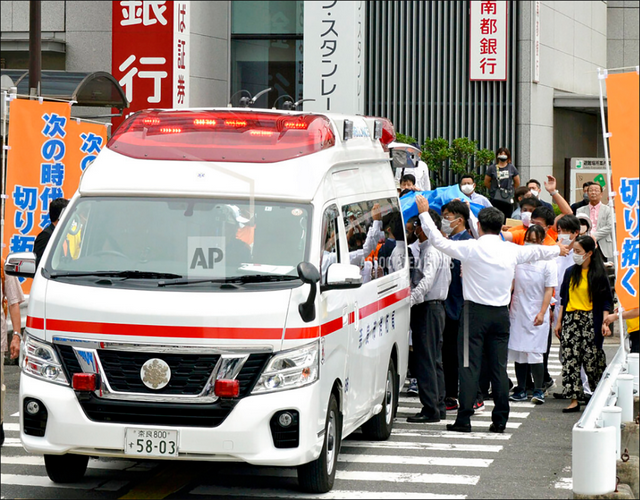 安倍贴身美女保镖又火了!朴槿惠的美女保镖一张明星脸,气质不输