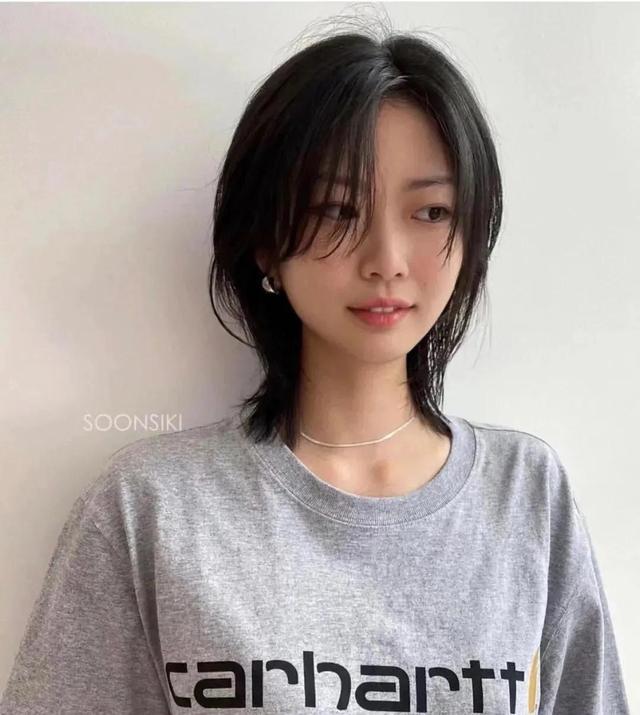 2022年剪短发不翻车的四款短发图册，适合任何脸型