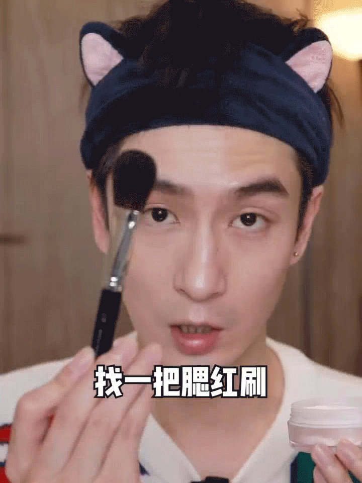 刘亦菲“内衣照”被骂上热搜：她的胸，碍了谁的眼？