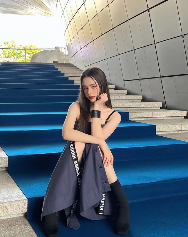 2022全球百大美女:Lisa也输了!网友眼里只看这位俄罗斯精灵美女