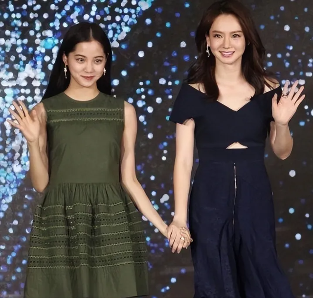 “少女胯”与“妇女胯”有何区别？看当红女明星的站姿，一目了然