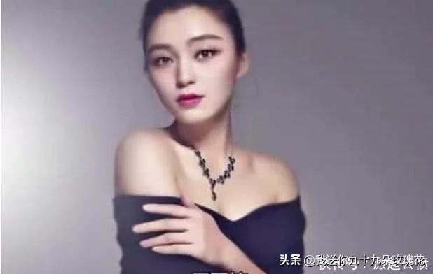 范冰冰替身王亚楠晒素颜照，网友：简直太像了！两人一样漂亮