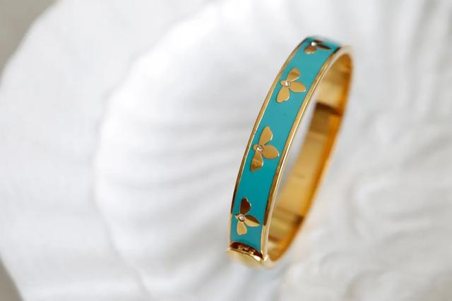 凯特、戴妃同款手镯，英国王室都爱的瓷器，情人节送礼大气有格调