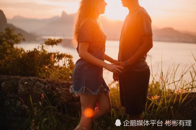 女人主动表白后,如何巧妙应对?