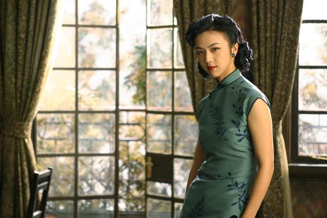 10位穿旗袍的女演员，有人天生媚骨，有人冷若冰霜，有人知性端庄