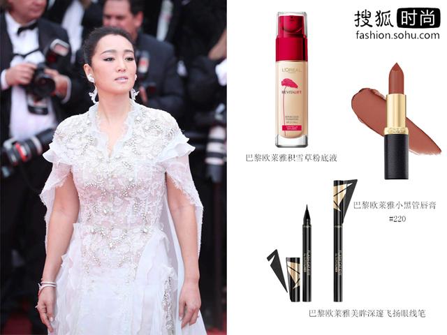 关晓彤薄荷绿礼服裙获赞，胡歌红毯上的“眨眼杀”好迷人！