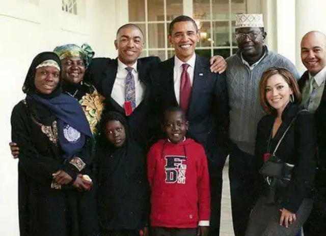 2008年,河南女孩刘雪华不顾反对嫁黑人,婚后得知他是奥巴马弟弟