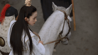 港圈“一眼万年”的短发美女，只服这12位，惊艳洋气，又美又酷帅