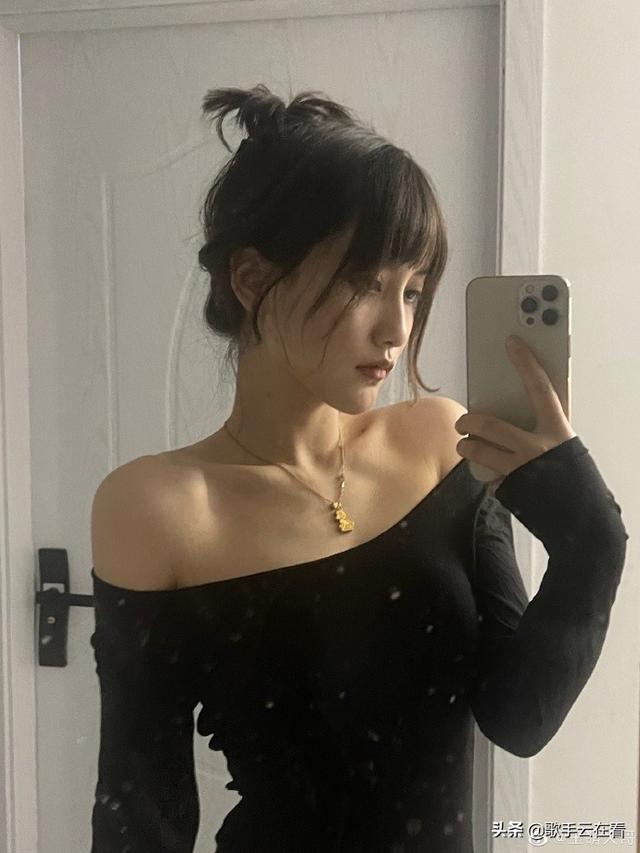 97年美女游戏博主王萌迷人美照欣赏，好漂亮啊