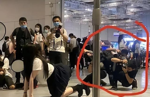 漫展上令人不堪的“真空事件”：女孩们，你的底线在哪？