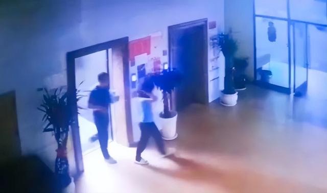 危险！福建女子在柬埔寨被老乡暴力强奸数次，报警后竟遭到威胁