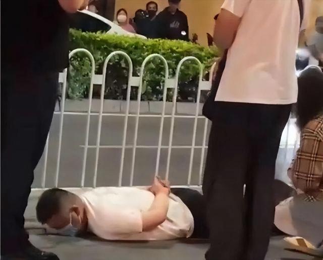 唐山被打女孩最新状况！就诊医院2次发声，目击者：女孩们无危险