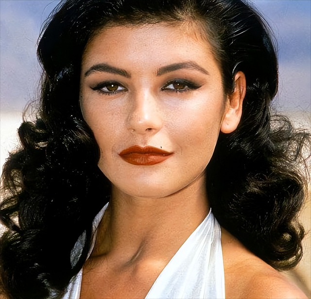 殿堂级的美人！“世界第一美”—凯瑟琳泽塔琼斯写真赏