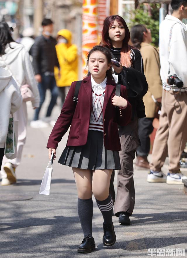 明媚春光，换上裙装，出去逛逛