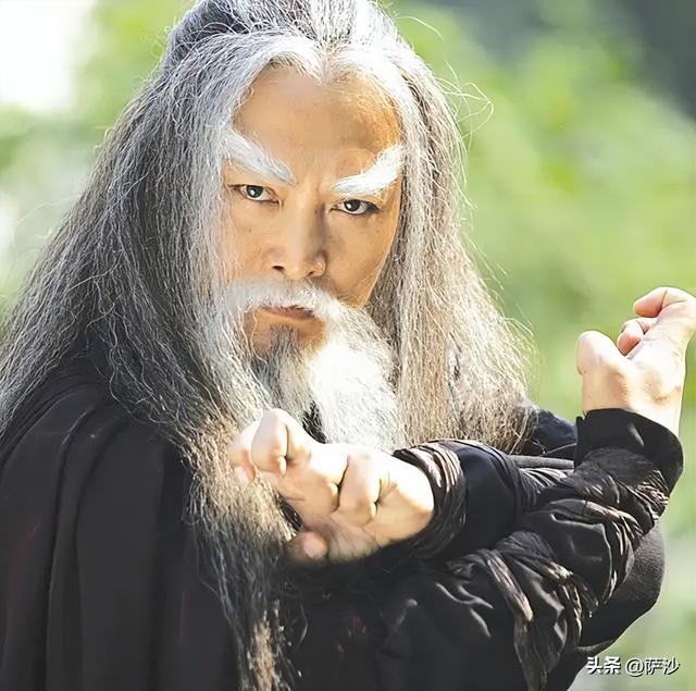 倚天屠龙记中谢逊说四大法王各有所长，那么各自所长在哪里呢？