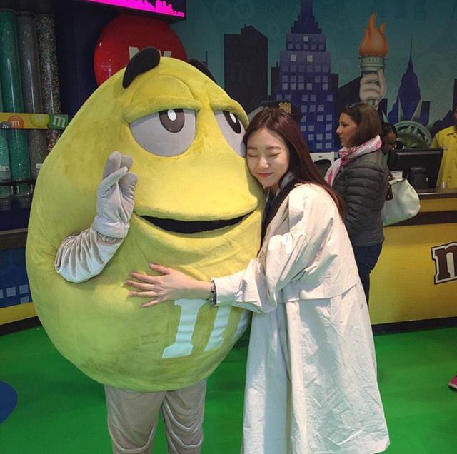 盘点ins上的高颜值美女｜多图解析，风格妆容气质一个也不放！