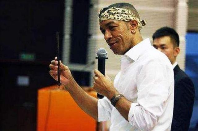 2008年,河南女孩刘雪华不顾反对嫁黑人,婚后得知他是奥巴马弟弟