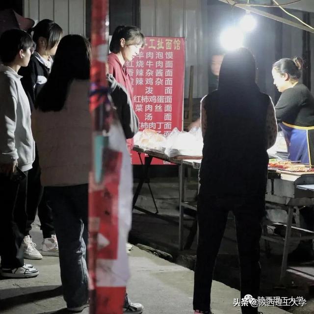 夜色撩人，怎得一个“好”字了得