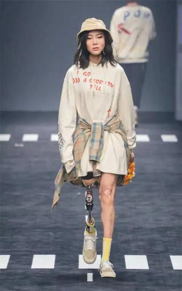 “钢腿女孩”遭网暴，四川残联回应！