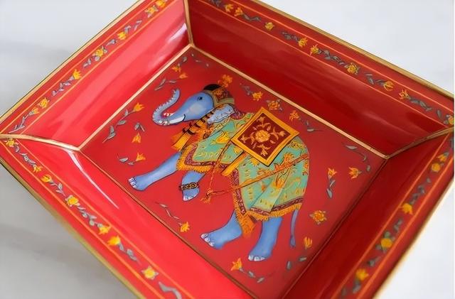 凯特、戴妃同款手镯，英国王室都爱的瓷器，情人节送礼大气有格调