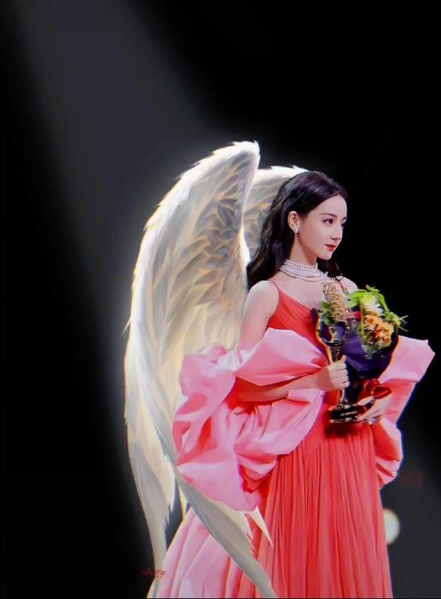 神图!“美神降临”迪丽热巴微博之夜 2023