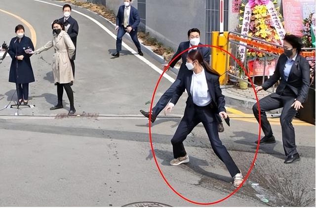 安倍贴身美女保镖又火了!朴槿惠的美女保镖一张明星脸,气质不输