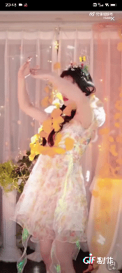 坐拥100万粉丝的美少女,直播间点赞量高达1亿,实力如何?