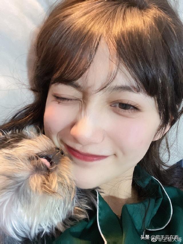 97年美女游戏博主王萌迷人美照欣赏，好漂亮啊